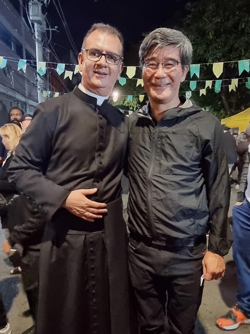 Comunidade reunida na festa junina
